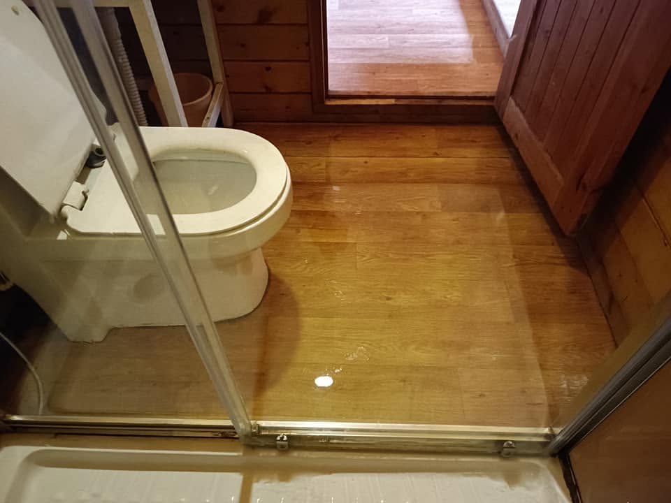 Bathroom descale — after cleaning by Filth Fighters