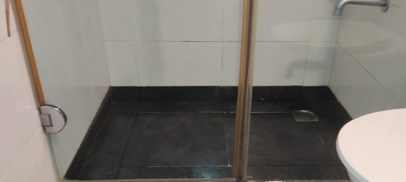 Shower tray and screen — after cleaning by Filth Fighters